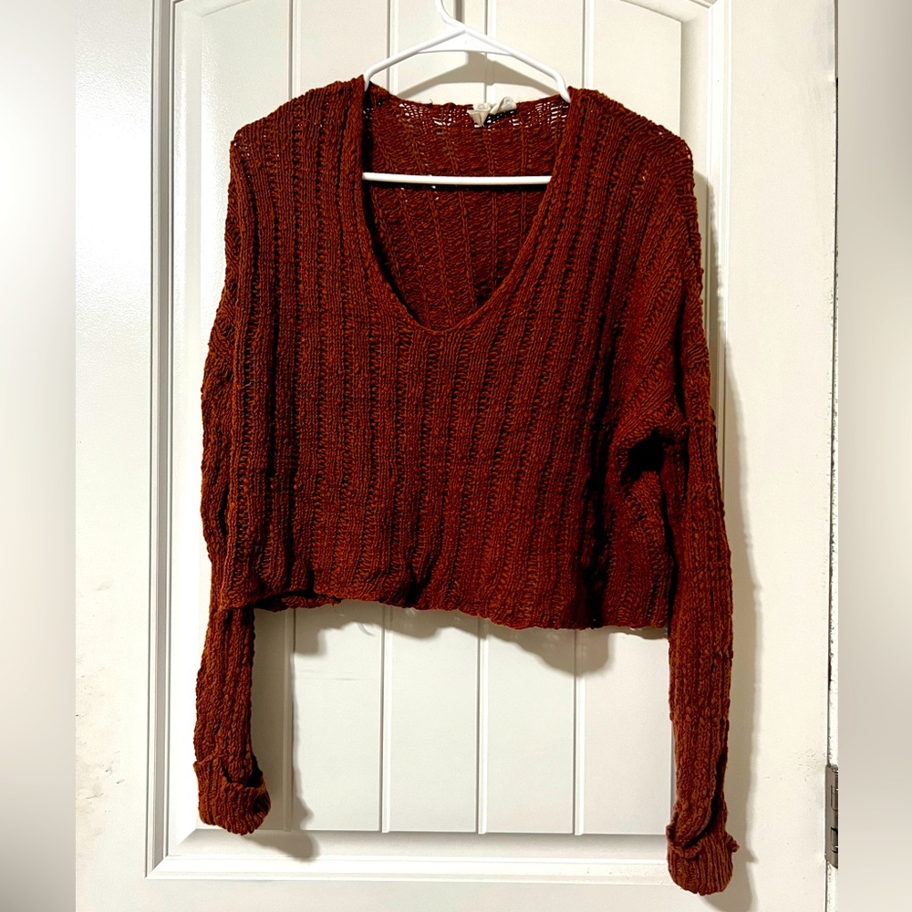 Cropped v neck sweater